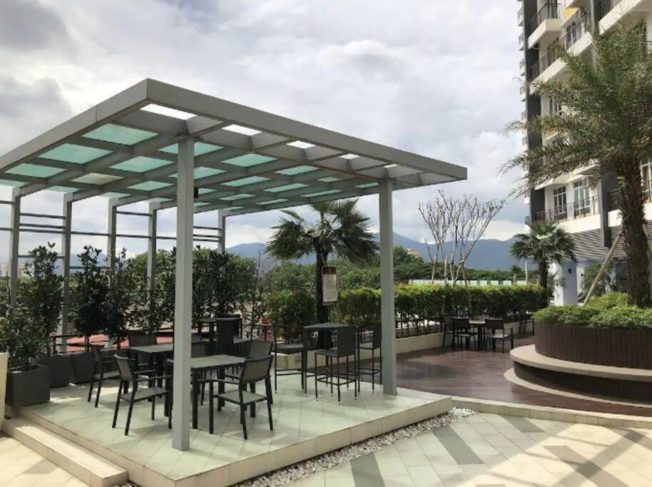 Ipoh City Centre Majestic Homestay Pool View 3 Mins Walking To Famous Food Places & 15Mins To Old Town Ipoh By Happy Homestay ภายนอก รูปภาพ